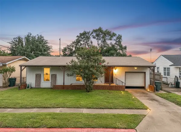 7113 Sycamore Drive, Galveston, TX 77551