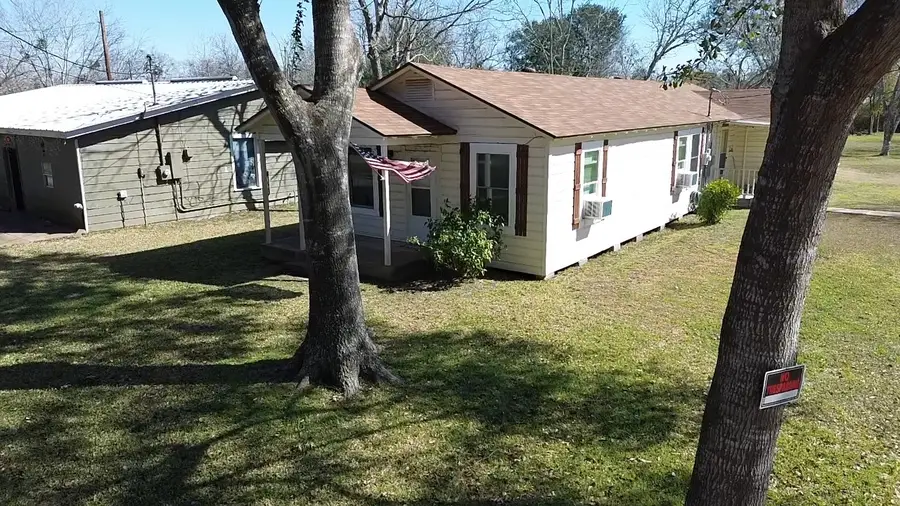 710 Milam Avenue, Eagle Lake, TX 77434 - #3