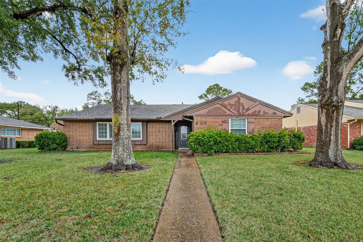 8106 Twin Hills Drive, Houston, TX 77071 - Image #1