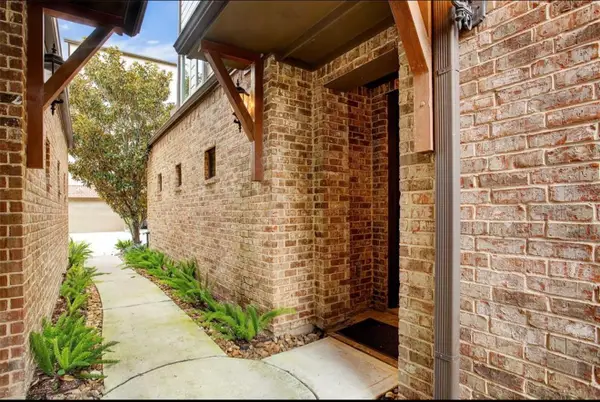 1909 Summer St Street, Houston, TX 77007