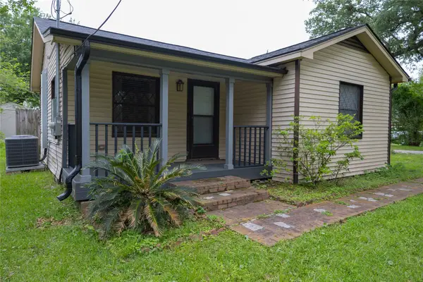 138 Willow Street, Humble, TX 77338