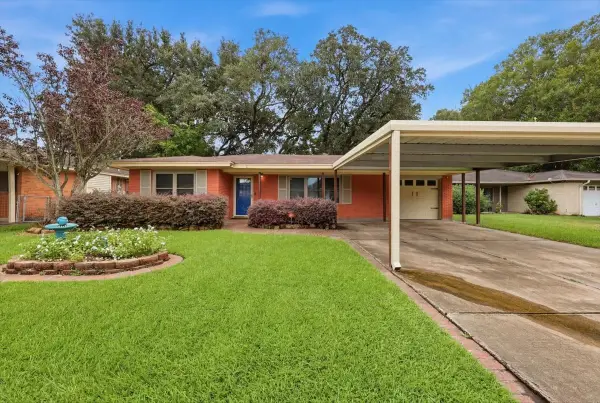 627 Crepe Myrtle Avenue, Orange, TX 77630