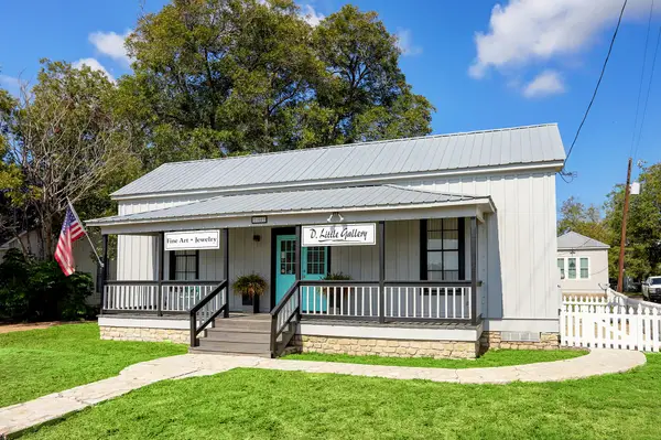 108 N Washington Street, Round Top, TX 78954