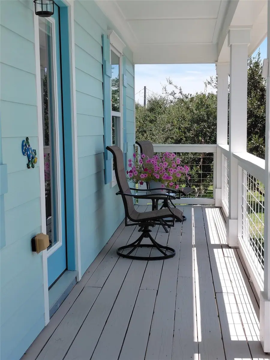 805 Nelson Avenue, Port Bolivar, TX 77650 - #2