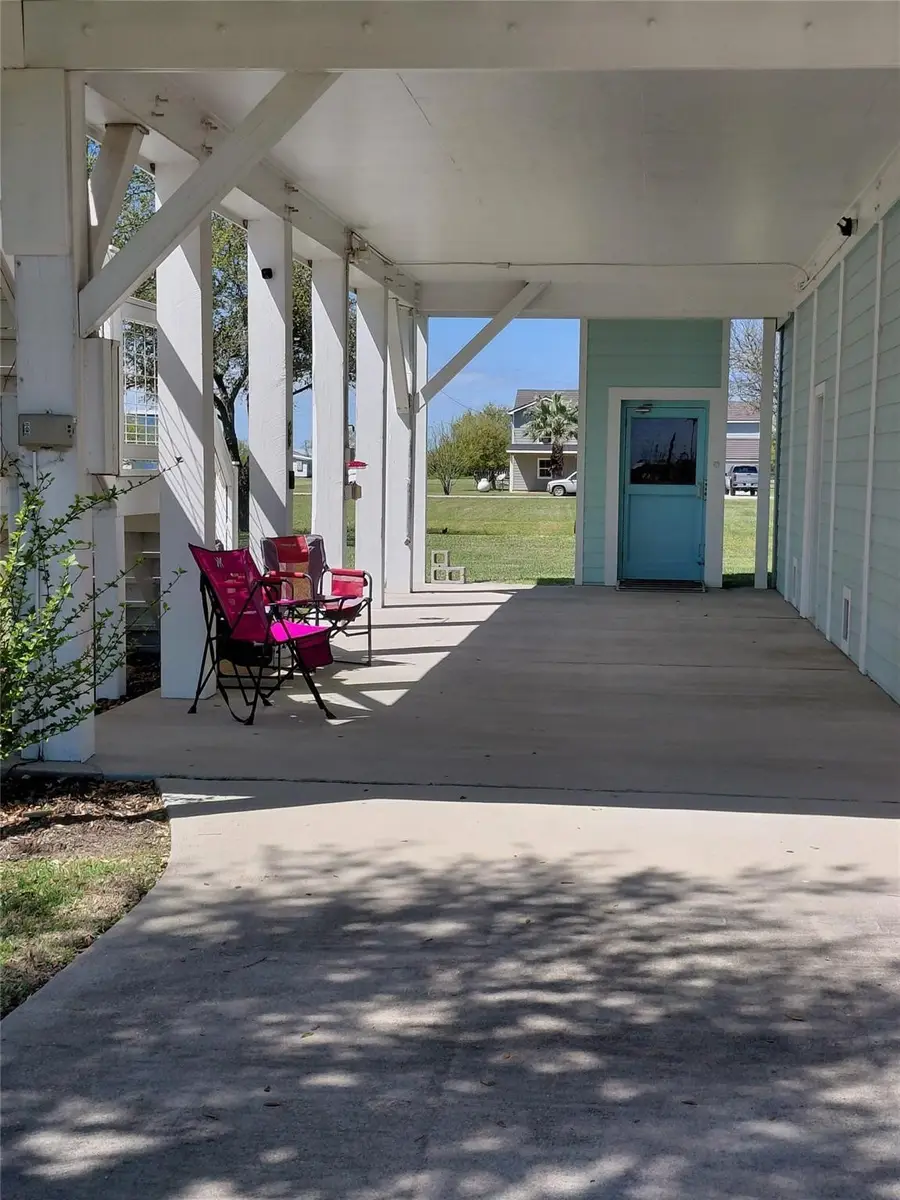 805 Nelson Avenue, Port Bolivar, TX 77650 - #3