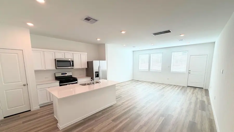 947 Moon Drop Lane, Houston, TX 77909 - Image #2