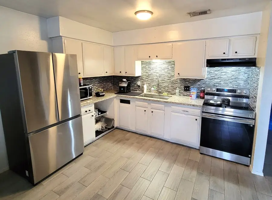 6851 Chasewood Drive, Stafford Missouri City, TX 77489 - #3