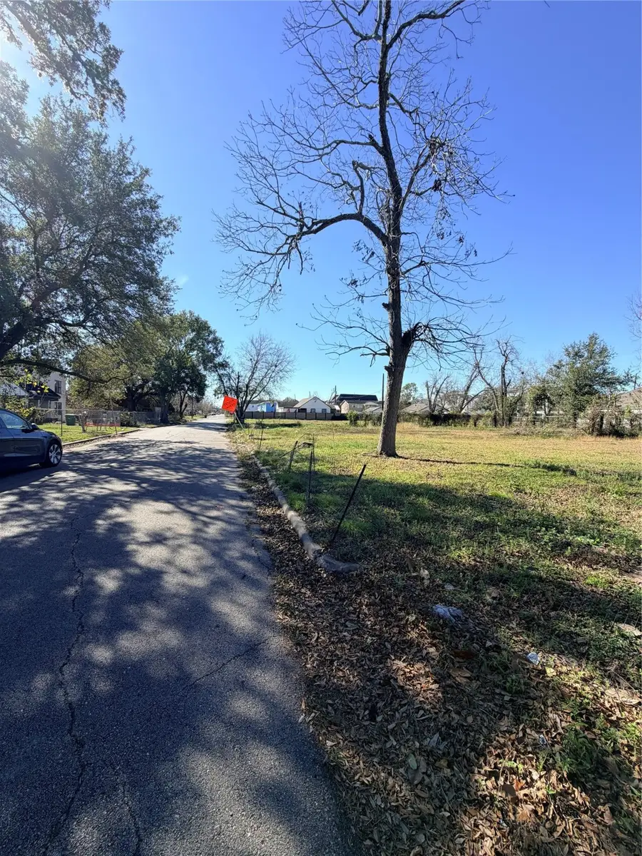 6632 Burkett Street, Houston, TX 77021 - Image #2