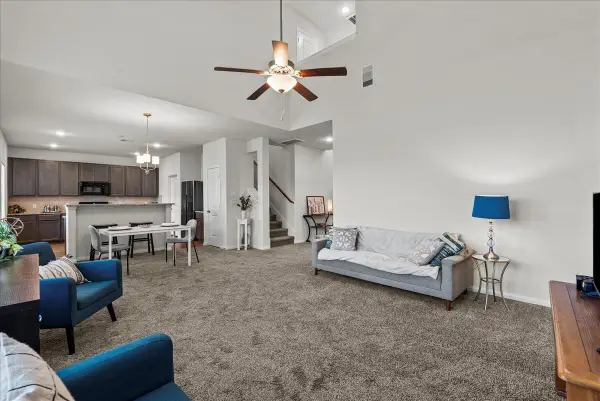 6738 Blimp Base Road, Hitchcock, TX 77563