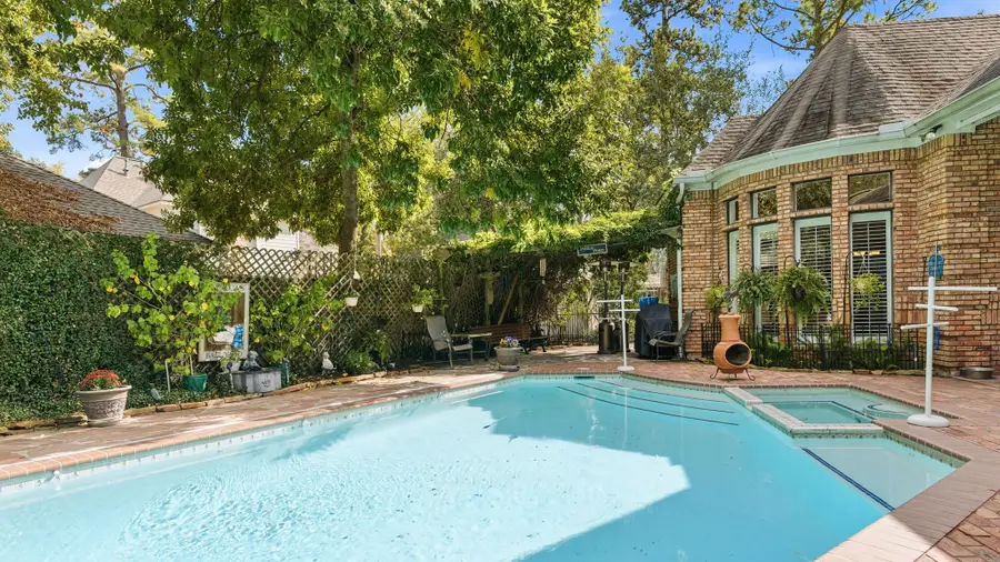 14 Highland Circle Circle, The Woodlands, TX 77381 - Image #2