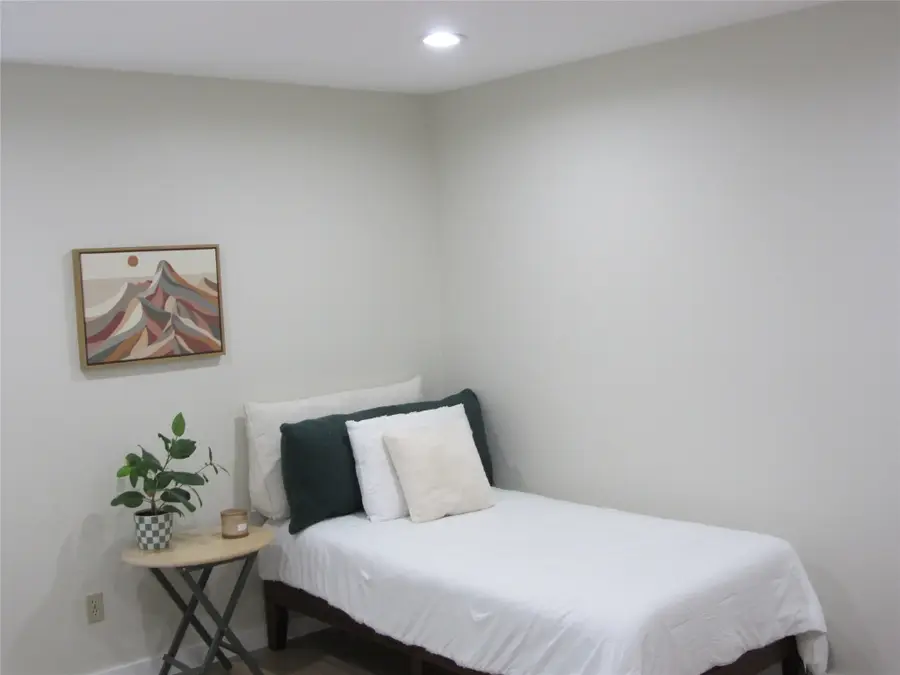 2401 Sycamore Avenue #B3, Huntsville, TX 77340 - #3
