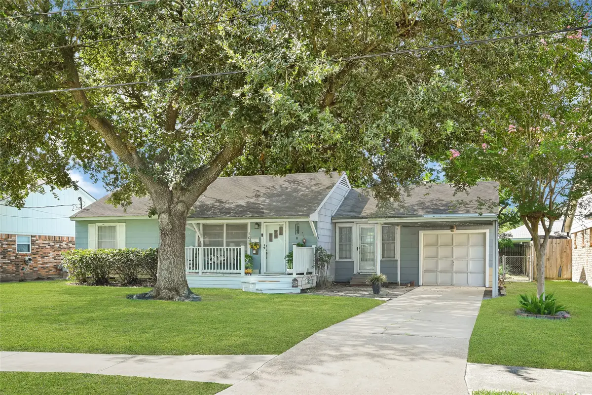 202 W 5th Street, Deer Park, TX 77536 - #1