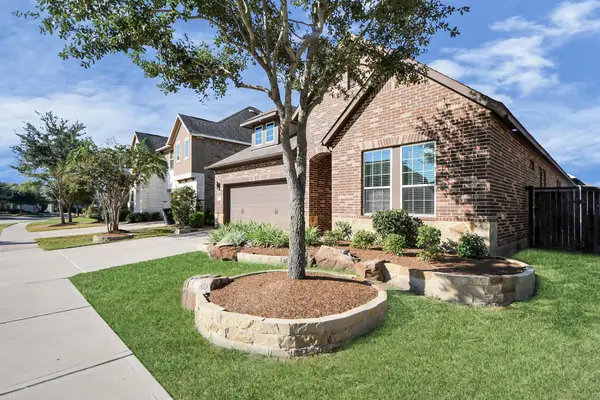 2211 Tonkawa Trail, Katy, TX 77493