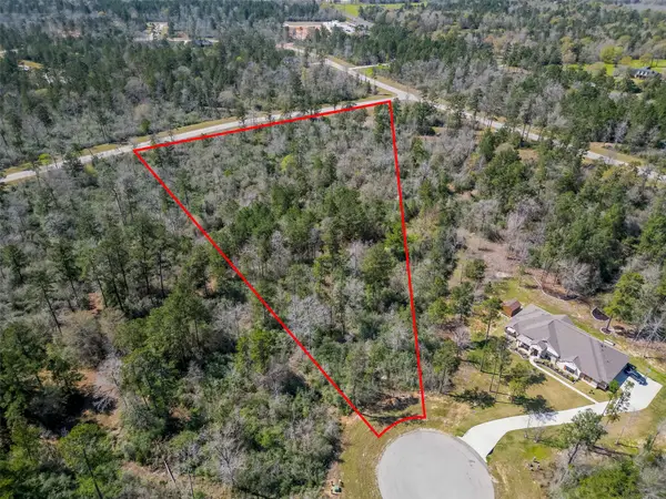 127 Signal Road, Willis, TX 77378