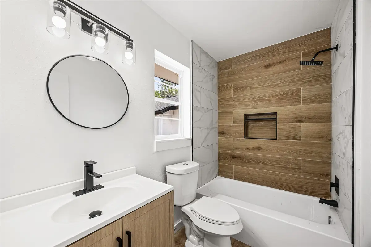 10259 Old Orchard Road, La Porte, TX 77571 - Image #1