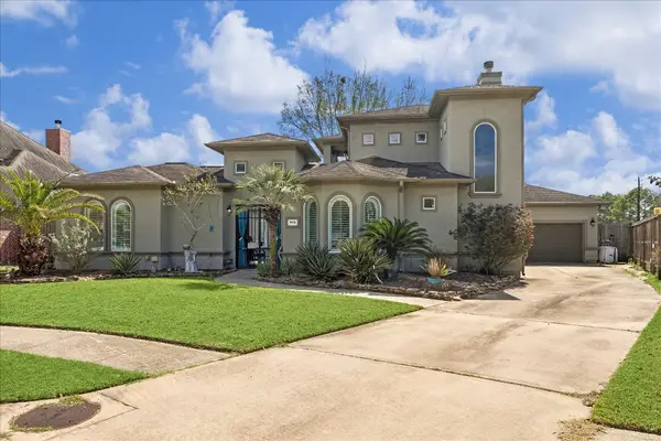 5920 Ruby Dr, Pearland, TX 77581
