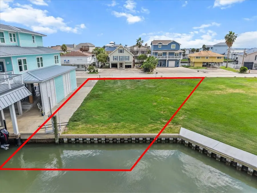 135 Tamana Dr, Tiki Island, TX 77554 - #2
