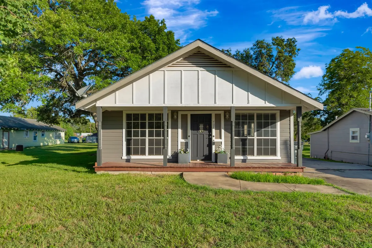 407 Bois D Arc Street, Edna, TX 77957 - #1