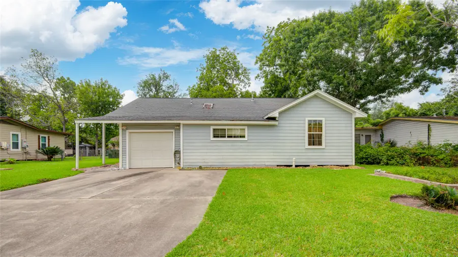 117 Camellia Street, Lake Jackson, TX 77566 - #2