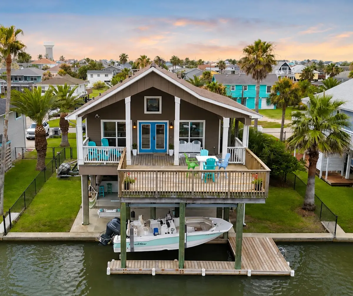 16602 Bahama Way, Jamaica Beach, TX 77554 - #1