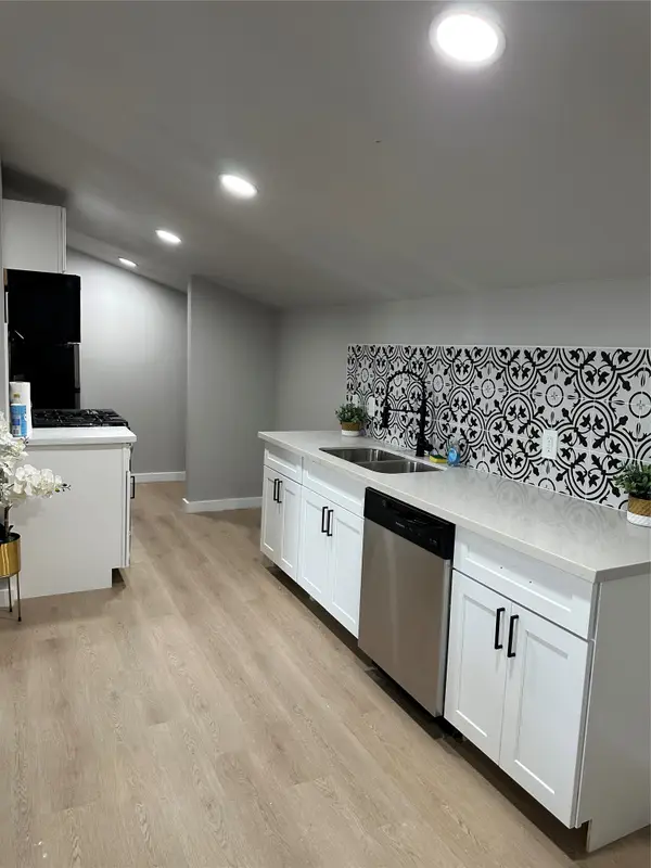 3415 Cochran St, Houston, TX 77009