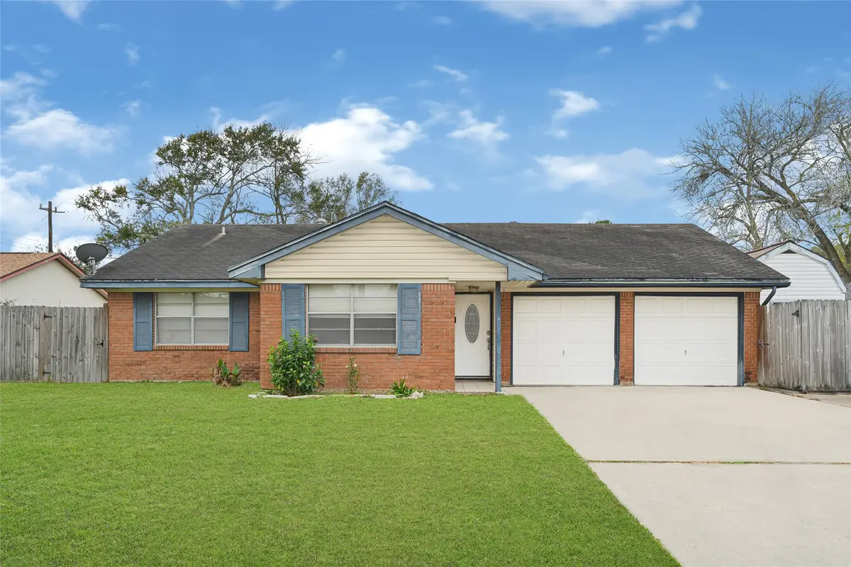 1606 Clayton Drive, Baytown, TX 77520 - Image #1