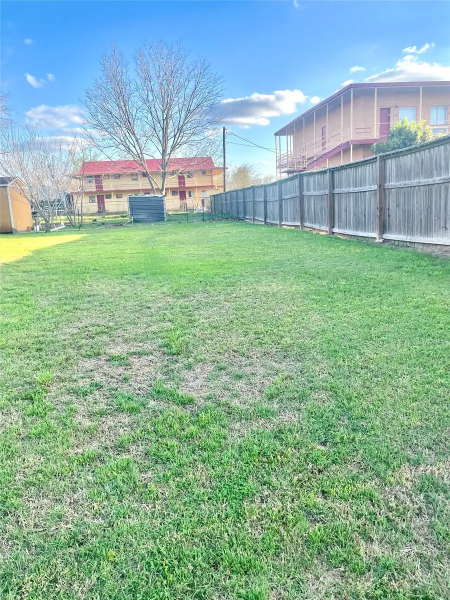 1006 Back Street, Columbus, TX 78934 - #3