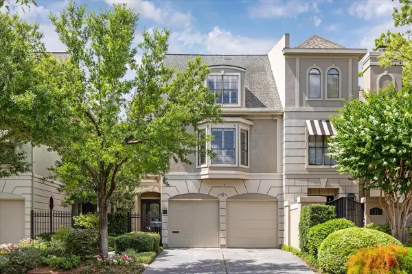 2 S Briar Hollow Lane #2, Houston, TX 77027