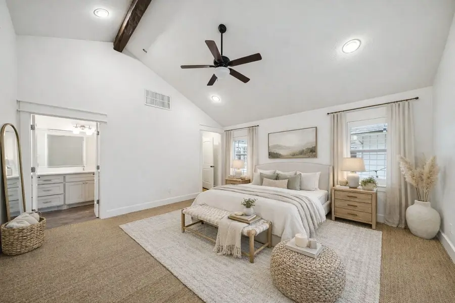 8911 Echo Valley Drive, Spring Valley Village, TX 77055 - Image #3