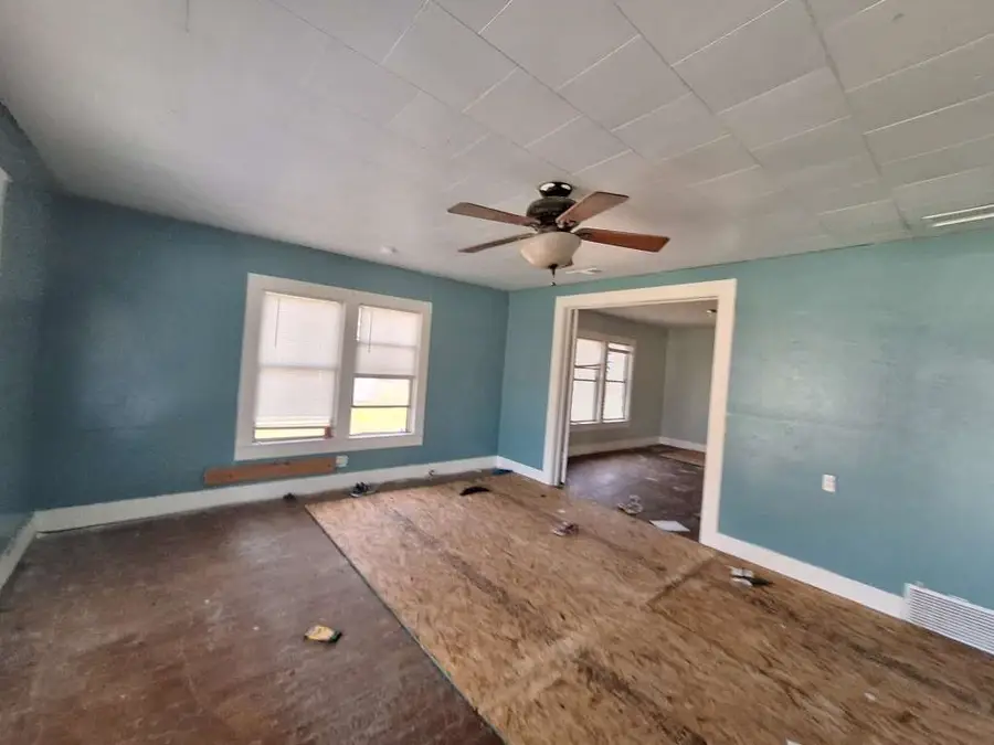 202 E Phillips Street, Arp, TX 75750 - #2