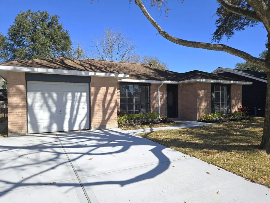 815 Merribrook Lane, Friendswood, TX 77546 - #2