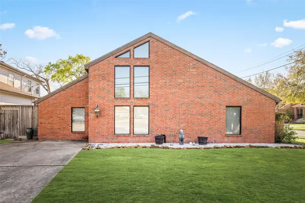 7409 S Rice Avenue, Bellaire, TX 77401