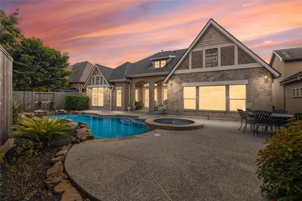 11 Greens Edge Drive, Houston, TX 77339