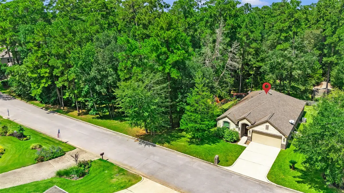 9023 S Comanche Circle, Willis, TX 77378 - Image #1