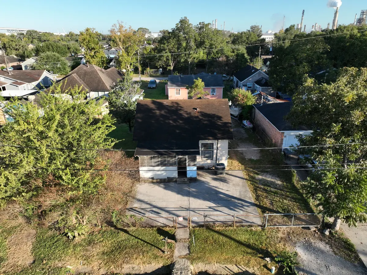 9429 E Avenue H, Houston, TX 77012 - #1