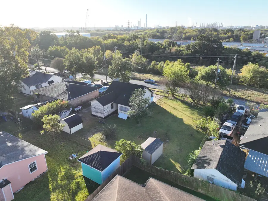 9429 E Avenue H, Houston, TX 77012 - #2