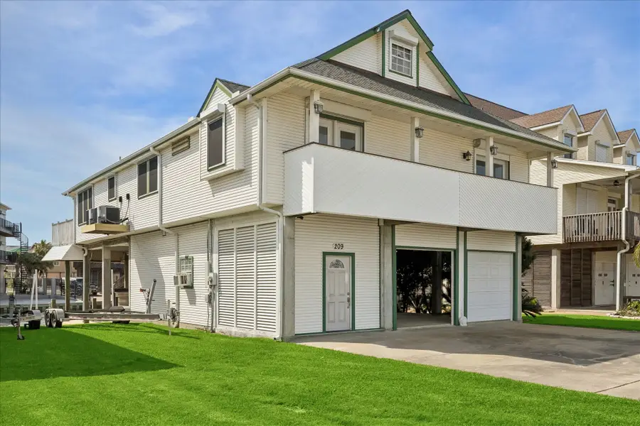 209 Bora Bora Drive, Tiki Island, TX 77554 - #2