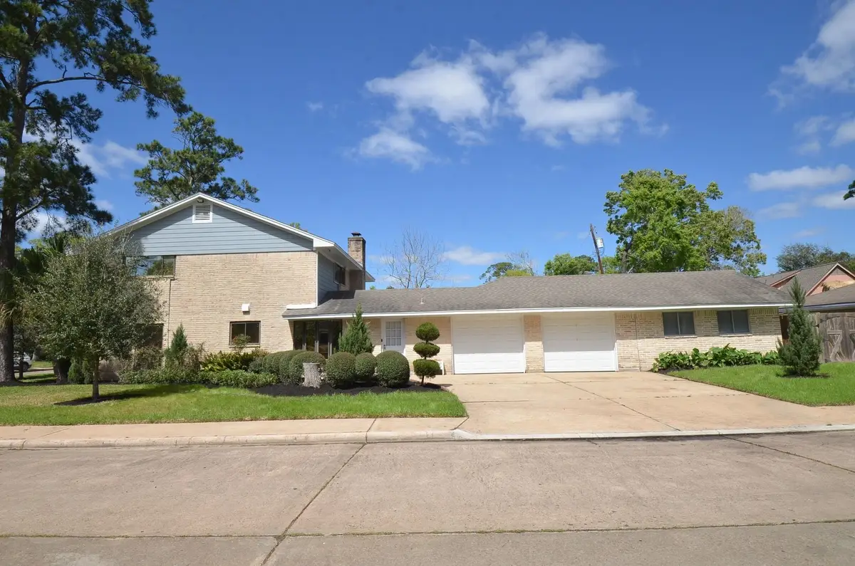 2711 Williamsburg Drive, Dickinson, TX 77539 - #1