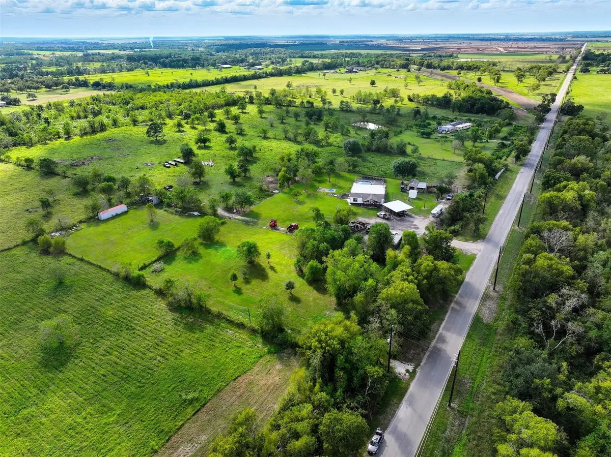 11715 County Road 48, Rosharon, TX 77583 - #1