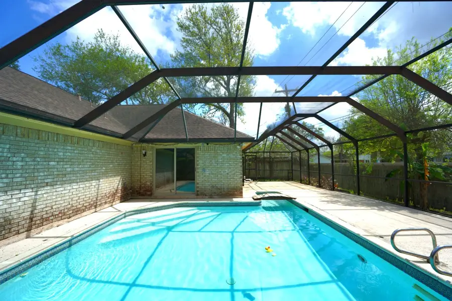 209 Dogwood Street, Lake Jackson, TX 77566 - #2