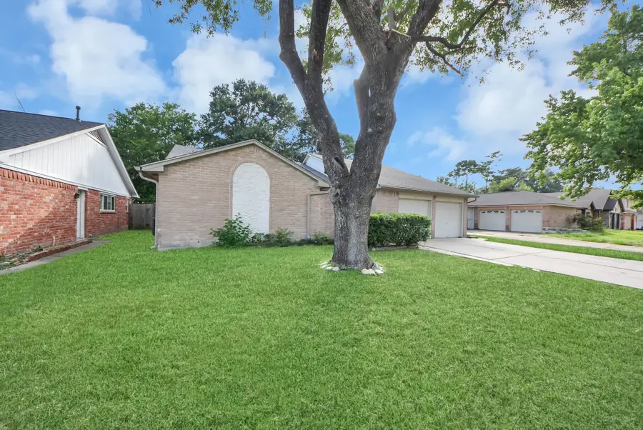 4219 Stonehenge Trail, Houston, TX 77066 - #3