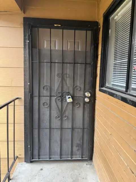 9090 S Braeswood Boulevard #48, Houston, TX 77074 - #3