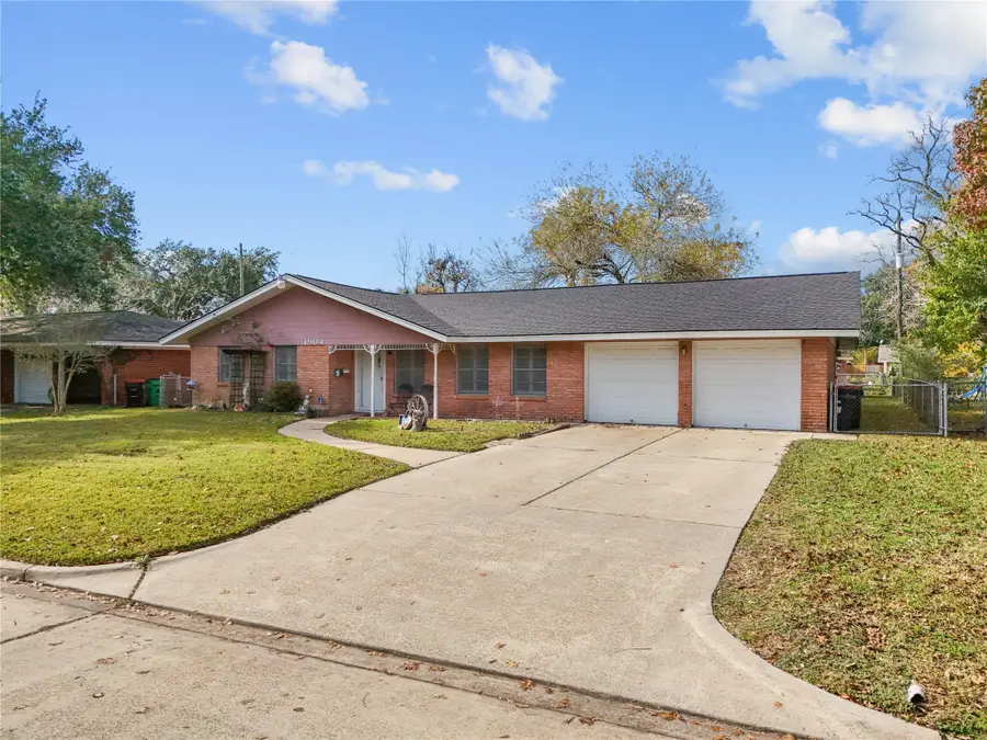 1904 Amy Drive, Baytown, TX 77520 - Image #2
