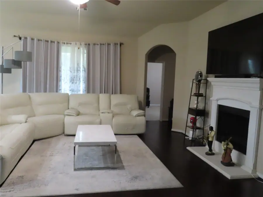 13707 Contour Court, Richmond, TX 77407 - Image #2