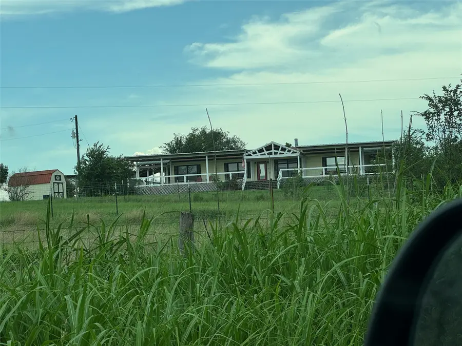 674 County Road 447, Waelder, TX 78959 - #2