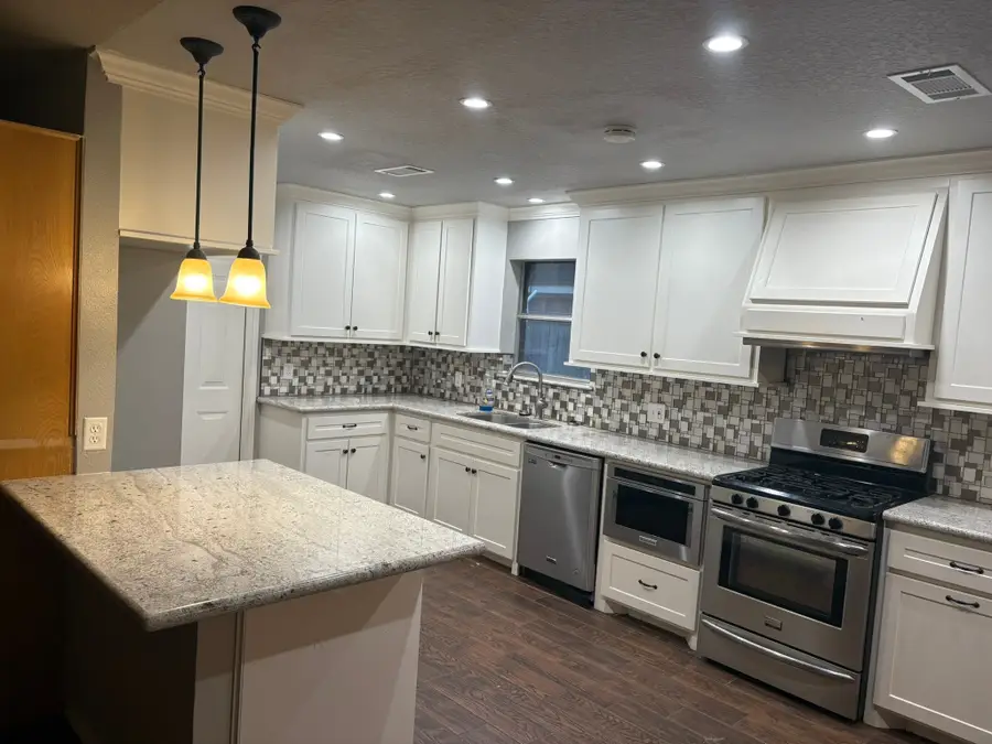 3820 Clover Drive, Alvin, TX 77511 - Image #3