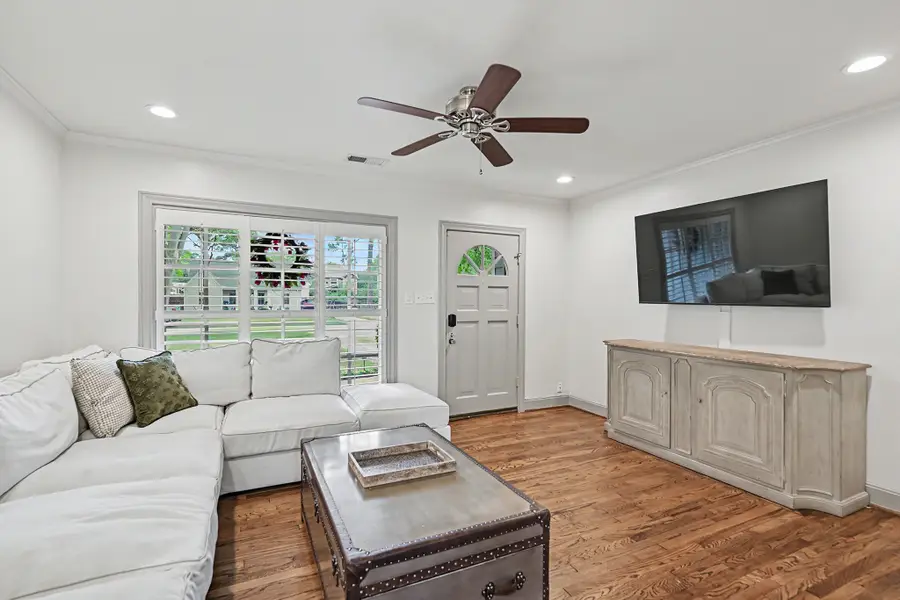 320 W 33rd Street, Houston, TX 77018 - #2