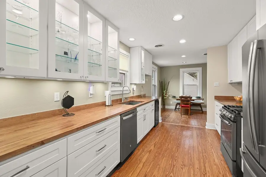 507 S 2nd Street, La Porte, TX 77571 - #3