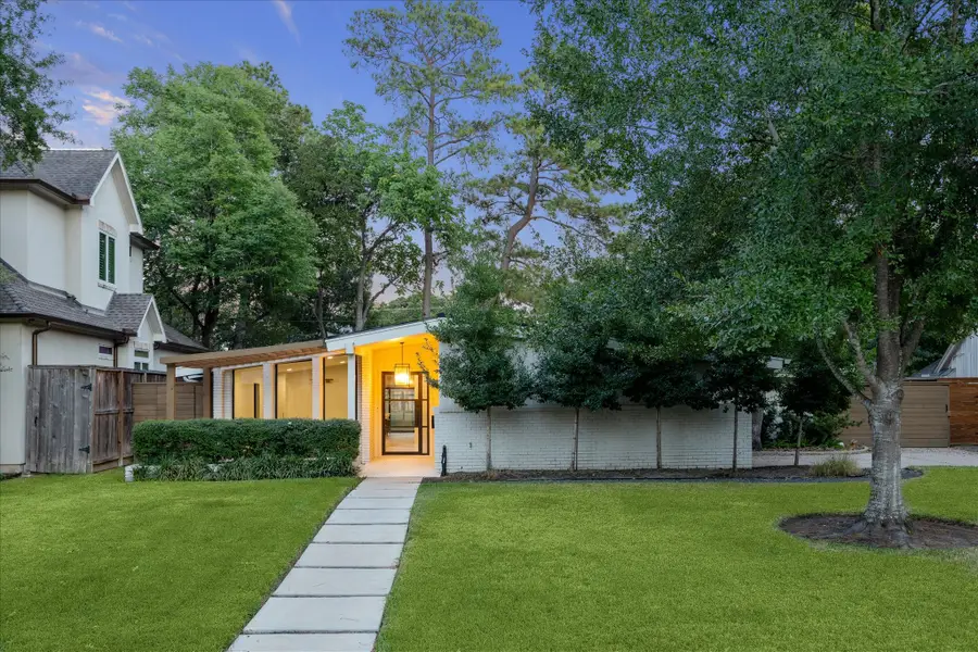 334 Wycliffe Drive, Houston, TX 77079 - Image #2