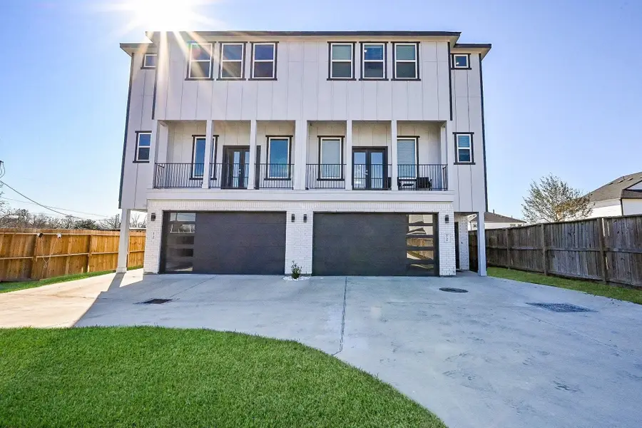 4746 Mallow Street E, Houston, TX 77033 - #2